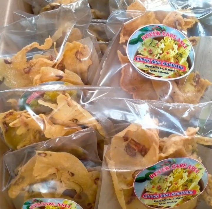 Peyek Cabai dan Manisan Pepaya